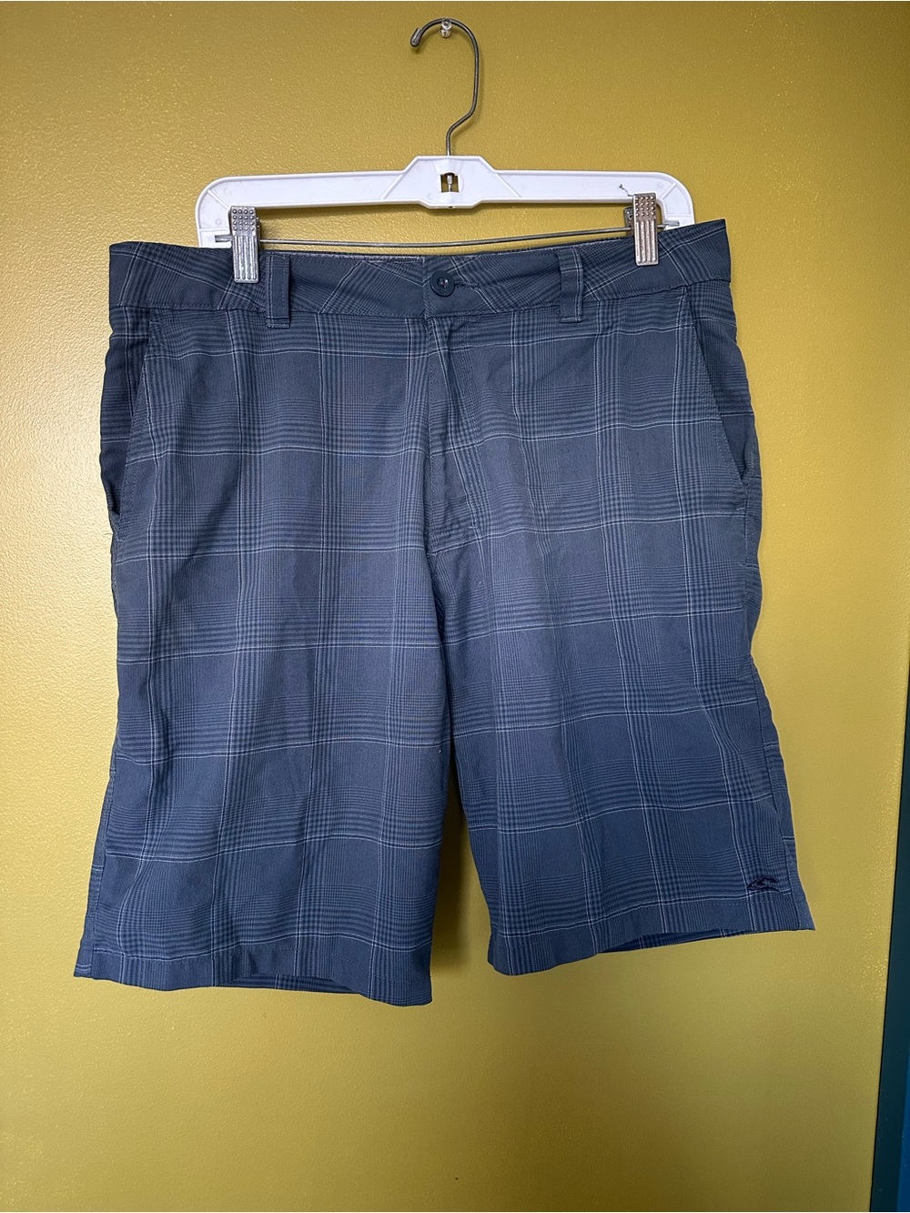 O’Neil Men's Plaid Performance Shorts - Grey 32”